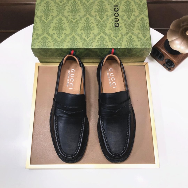 G*u*i leather shoes